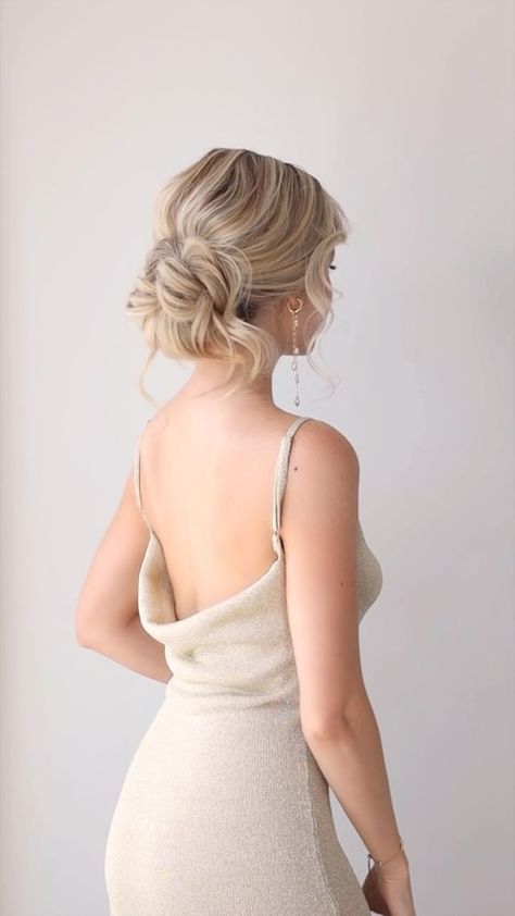 Alex Gaboury (@alexgaboury) • Instagram photos and videos Easy Updo Wedding, Hairstyle Wedding Guest, Updo For Long Hair, Diy Bridesmaid Hair, Easy Wedding Guest Hairstyles, Simple Updo, Easy Updo, Prom Hairstyle, Updo Wedding