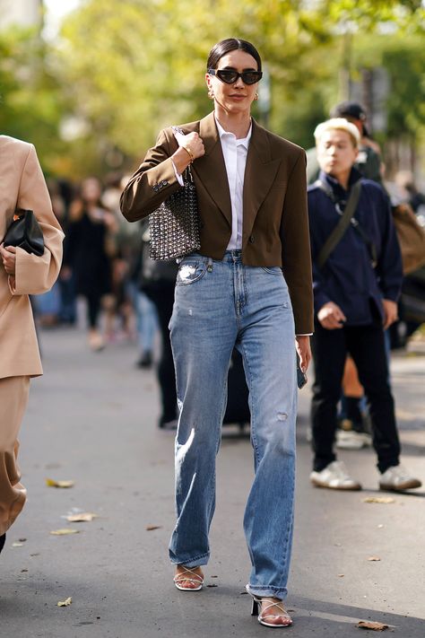 New Jeans Trend, Blazer En Cuir, Jeans Outfit Spring, Straight Leg Jeans Outfits, Spring Jeans, Jean Outfit, Denim Street Style, Jeans Trend, Boujee Aesthetic