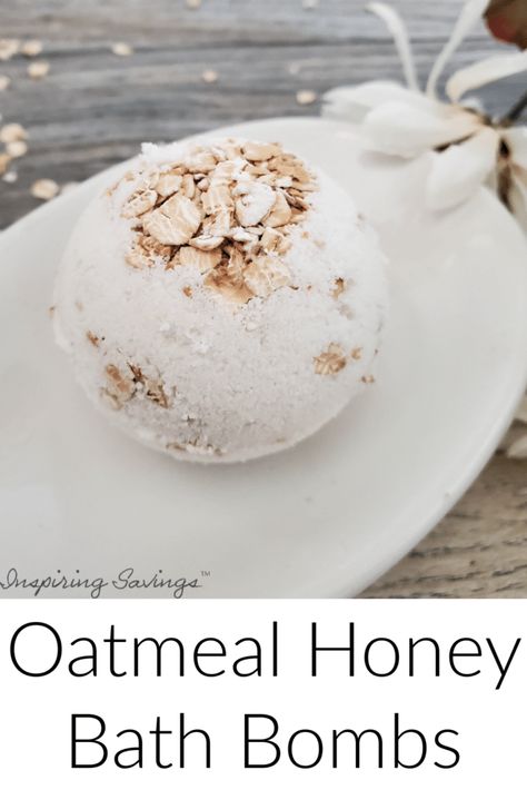 These moisturizing oatmeal bath bombs are wonderful for dry skin and smell fantastic. Homemade bath bombs make a great handmade gift with an old-fashioned appeal. Oatmeal Honey Bath Bomb, Bath Bomb Recipe Easy, Bath Boms Diy, Skin Recipes, Shower Fizzies, Bath Soak Recipe, Honey Bath, Diy Oatmeal, Bath Bomb Recipe