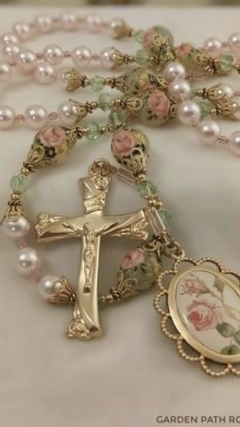 Rosary Photography, Pink Rosary, Flower Rosary, Sacred Space Altar, Bouquet Tutorial, Rosary Jewelry, Catholic Decor, Assemblage Necklace, Christian Love