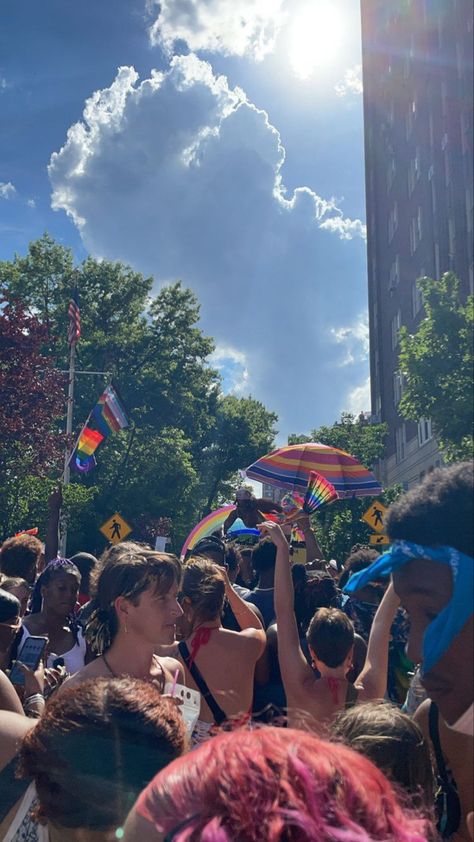 Nyc Pride Aesthetic, Pride Festival Aesthetic, Pride Parade Aesthetic, Lgbtq Aesthetic, Nyc 2023, Nyc Pride, Summer In Nyc, Pride Festival, Festival Aesthetic