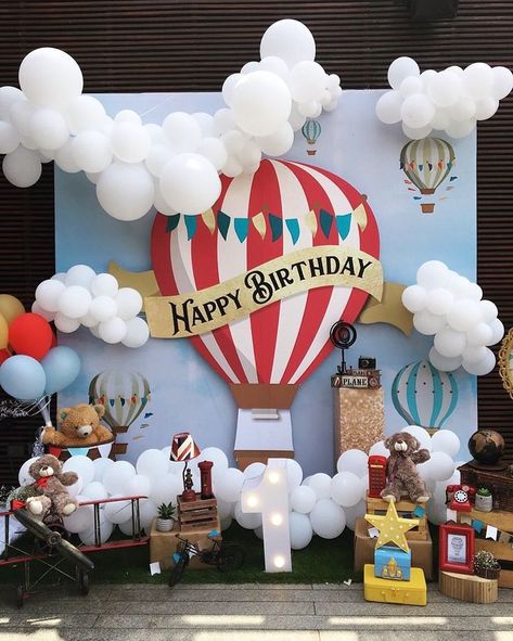 Airplane Birthday Backdrop, First Birthday Party Backdrop, First Birthday Backdrop, Party Theme Decorations, Airplane Birthday Party Decorations, Balon Cu Aer Cald, Birthday Theme Decoration, Idee Babyshower, Baby Birthday Decorations