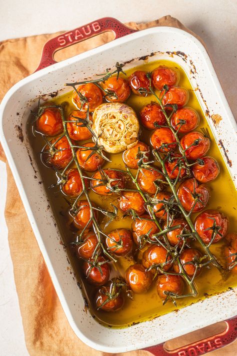 Tomato Marinade, Confit Tomatoes, Tomato Confit, Confit Recipes, Garlic Confit, Cooking Tomatoes, Lamb Shanks, Small Tomatoes, Slow Cook