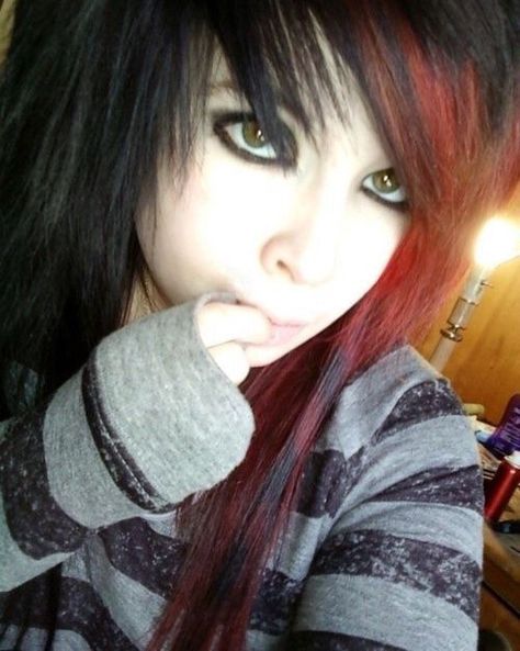 Emo Scene Makeup, Hippy Hair, Scene Hairstyles, Bangs Color, Scene Haircuts, Emo Haircuts, Emo Scene Girls, Scene Bangs, Emo People