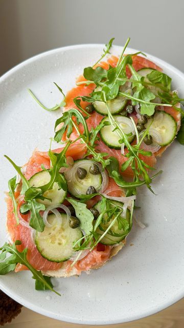 Wholesome Food By Katie on Instagram: "Sunday’s are for slow mornings and yummy breakfast. Like this, Lox Bagel 🥯 I used my favourite bagels from @kettlemans and spread each half with a vegan cream cheese then added smoked salmon from @officialfarmboy. I topped the bagel with cucumber, thinly sliced shallot, capers, a little arugula then a squeeze of lemon. Simple, delicious and healthy. Perfect way to start a wholesome Sunday✨" Smoked Salmon And Cucumber, Bagel Lox, Lox Recipe, Lox Bagel, Bagel Spread, Salmon Lox, Cream Cheese Sandwiches, Smoked Salmon Bagel, Lox And Bagels