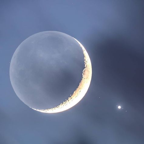 Photos of Space — Moon, Jupiter and its Gallilean moons. Luna Core, Astronomical Twilight, Pretty Moon, Moon Rituals, Book Theme, Pisces Moon, Moon Aesthetic, Planetary Science, Ethereal Aesthetic