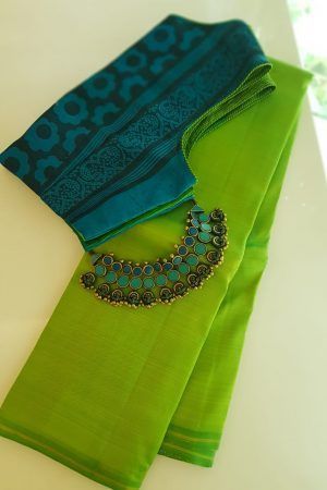 Exclusive Saree Blouse Designs, Blue Silk Saree, Saree Blouse Styles, Cotton Saree Blouse Designs, Cotton Blouse Design, Simple Saree Designs, Cotton Saree Blouse, New Saree Blouse Designs, Green Plain