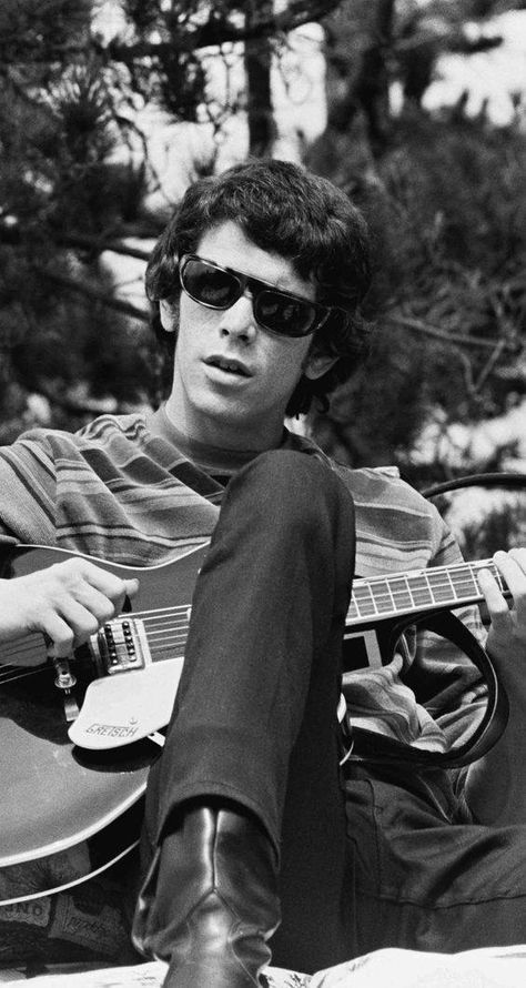 A very young Lou Reed The Velvet Underground & Nico, The Velvet Underground, Lou Reed, Mötley Crüe, Gretsch, Southampton, David Bowie, Music Is Life, Rock Music