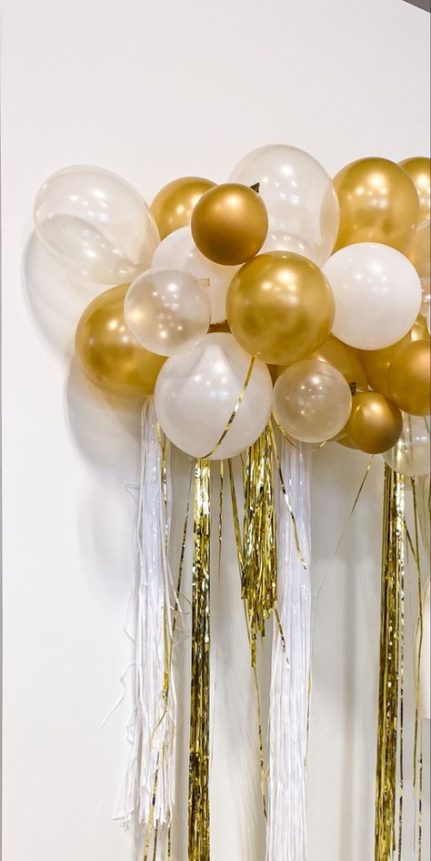 Balloon Clouds, Golden Birthday, Confetti Balloons, Grad Parties, Party Balloons, Balloon Decorations, Confetti, Bachelorette Party, Balloons