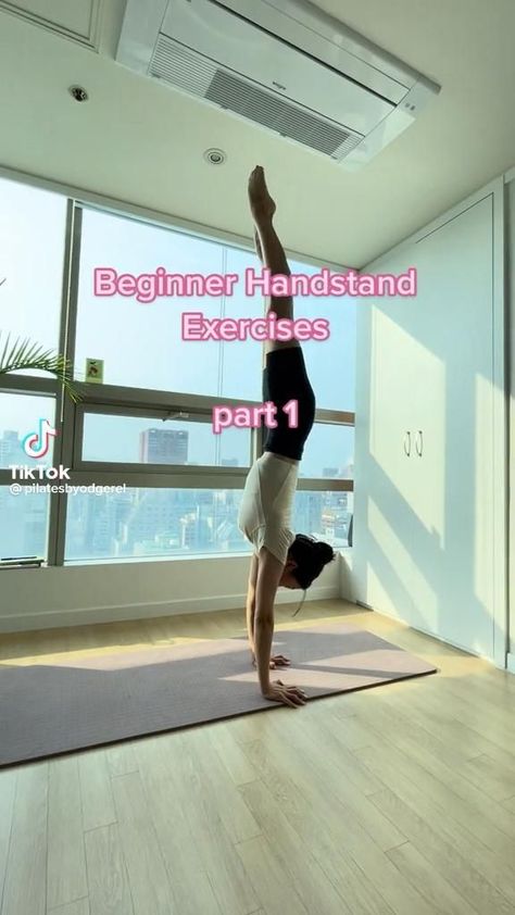 Beginner Handstand, Runners Yoga, Group Yoga Poses, Poses Group, Meal Pictures, Yoga Poses For 2, Group Yoga, Gymnastics Skills, Simple Yoga