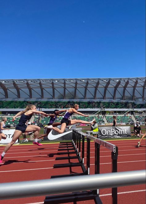 Track And Field Aesthetic Hurdles, Track Astetics, Track Action Shots, Track Hurdles Aesthetic, D1 Track Athlete, Sprinting Aesthetic, Track Vision Board, Hurdles Aesthetic, Track Asethic