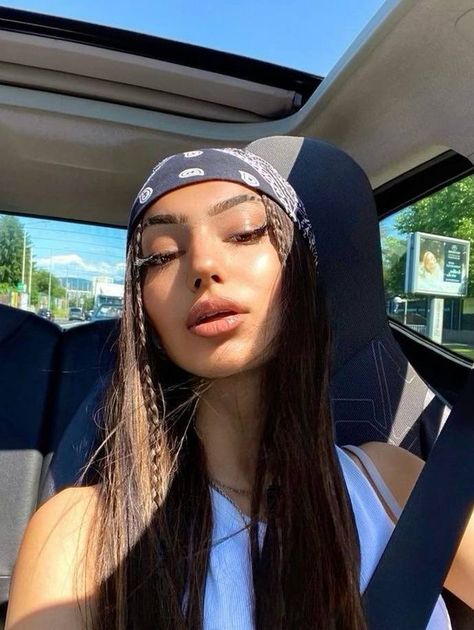 Bandana Hairstyle, Flot Makeup, Vlasové Trendy, Hairstyle Inspo, Hair Stylies, Bandana Hairstyles, Hair Stylist Life, Baddie Hairstyles, Aesthetic Hair