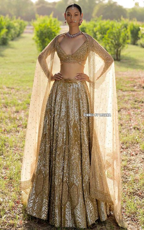 Golden Lehenga, Falguni Shane Peacock, Latest Bridal Lehenga Designs, Gold Lehenga, Sangeet Outfit, Bridal Lehenga Designs, Simple Lehenga, Latest Bridal Lehenga, Indian Outfits Lehenga