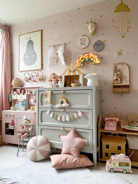 Pastel girls bedroom using blush and grey tones. Play kitchen by Little Dutch. Girl Room Inspiration, Kids Rooms Inspo, Toddler Bedroom Girl, Big Girl Bedrooms, Toddler Girl Room, Kids Bedroom Inspiration, Toddler Room Decor