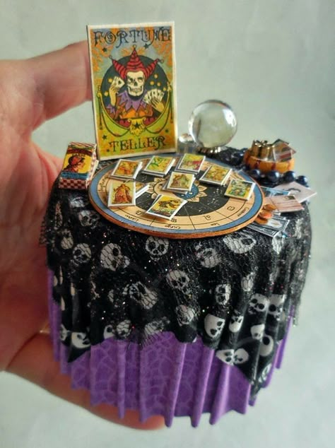 Fortune Teller Table, Fortune Teller Party, Halloween Fortune Teller, Haunted House Diy, Dollhouse Halloween, Haunted Doll, Miniature Halloween, Skull Fabric, Haunted Dollhouse