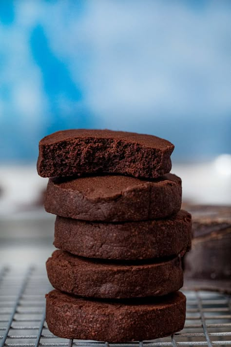 Chocolate Shortbread Cookies are buttery and crisp with just 5 ingredients. Simple shortbread recipe with cocoa powder added for delicious chocolate taste. #dessert #cookies #shortbread #chocolatecookies #shortbreadcookies #dinnerthendessert Simple Shortbread Recipe, Recipe With Cocoa Powder, Cookies With Kids, Shortbread Recipe Easy, Cookies Shortbread, Cocoa Powder Recipes, Chocolate Shortbread, Chocolate Shortbread Cookies, Dessert Cookies