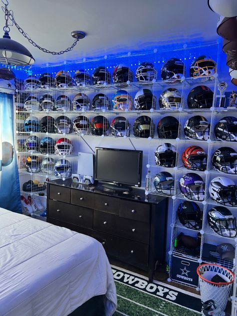 Boys bedroom idea sports memorabilia Nfl Themed Bedroom, Sport Memorabilia Room, Nfl Room Ideas, Nfl Bedroom Boys, American Football Bedroom, Basketball Bedroom Ideas Boys, Football Room For Boys, Football Room Ideas, Sports Room Ideas