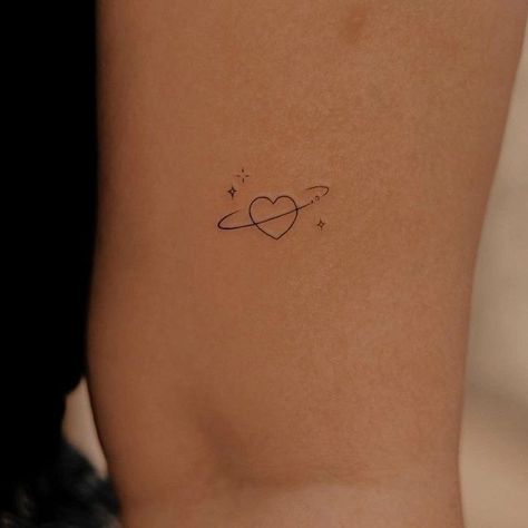 Herz Tattoo Klein, Miniature Tattoos, A Small Tattoo, Tato Minimal, Cute Simple Tattoos, Basic Tattoos, Small Girly Tattoos, Tato Henna, Finger Tats