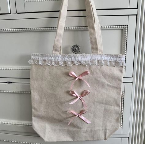 Girly Princess Aesthetic, Aesthetic Purse, Diy Tote Bag Design, Pretty Tote Bags, Desain Tote Bag, Cottagecore Coquette, Lace Bag, Diy Tote, Aesthetic Bags