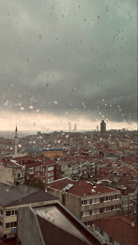 Istanbul Rainy Day, Rainy Istanbul, Istanbul Winter, Aesthetic Istanbul, Istanbul Travel Guide, Visit Istanbul, Istanbul City, Istanbul Travel, City Lights