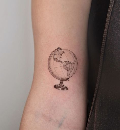 Vintage Globe Tattoo, Fine Line Globe Tattoo, Globe Compass Tattoo, Globe Tattoo Men, Earth Globe Tattoo, Old World Map Tattoo, Simple Travel Tattoo, Globe Tattoo Ideas, Globe Tattoo Design