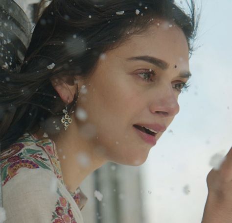 Kaatru Veliyidai Aditi Rao Hydari Kaatru Veliyidai, Katru Veliyidai Images, Kaatru Veliyidai, Best Love Pics, Aditi Rao Hydari, Aditi Rao, Love Story Video, New Movies To Watch, Desi Fashion Casual