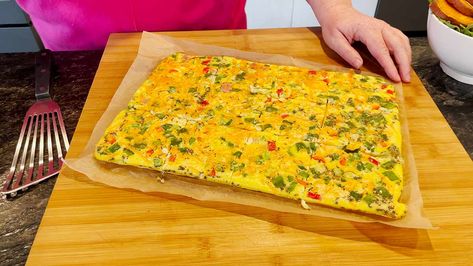 Sheet Pan Omelette Sheet Pan Omelettes, Sheet Pan Omelette Recipe, Sheet Pan Omelet, Ww Lunches, Sheet Meals, Baked Omelette, Dinners Recipes, Sheet Pan Dinners Recipes, Breakfast Goodies