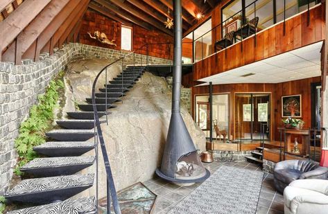 Yep. That's a boulder in middle of Wilmington house Boulder House, Winding Staircase, Cape Cod Style House, The Flintstones, Cob House, Delaware River, Earthship, Southwest Style, House Made