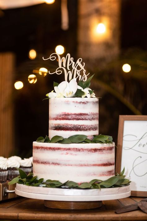 Hawaii Wedding Cake, Red Velvet Wedding Cake, Winter Wedding Cake, Winter Wedding Decorations, Civil Wedding, Red Velvet Cake, Hawaii Wedding, Red Wedding