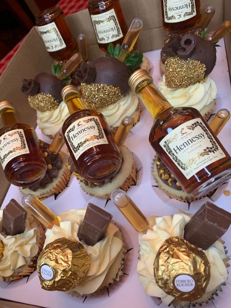 Mini Hennessy Bottle, Henny Cupcakes Ideas, Hennessy Party Ideas For Men, 24th Birthday Cupcake Ideas, Hennessy Cupcakes Ideas, Henny Theme Party Ideas, Henny Cake Birthday Men, Hennessy Birthday Cakes For Men, Hennessy Gift Ideas For Him