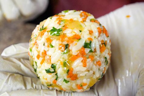 Korean Tuna Rice, Korean Rice Balls Recipe, Korean Food Rice, Tuna Mayo Rice, Tuna Rice Balls, Korean Rice Balls, Rice Balls Recipe, Korean Food Side Dishes, Tuna Rice