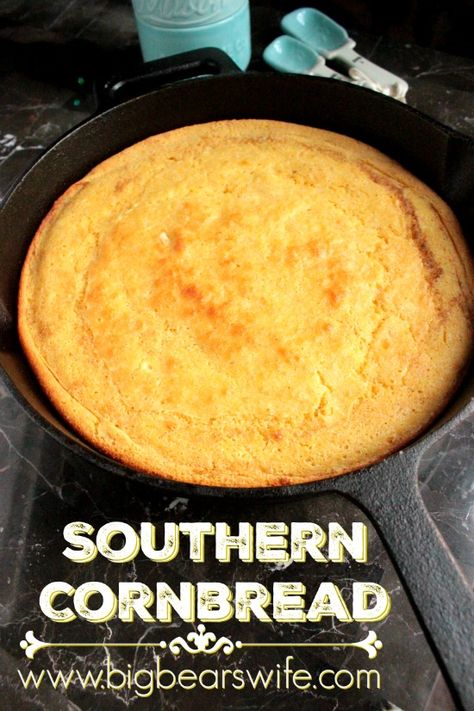 Southern Cornbread - Southern Skillet Cornbread Cornbread Recipe From Scratch, White Cornbread, Easy Southern Cornbread, Old Fashioned Cornbread, Southern Cornbread Recipe, White Corn Meal, Southern Style Cornbread, Cornbread Dressing Southern, Buttermilk Cornbread