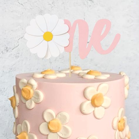 First Birthday Cake Flowers, Daisy Birthday Cake Ideas, One Happy Girl First Birthday, Daisy First Birthday Cake, Daisy Cake Smash, Flower Smash Cake, Daisy Smash Cake, Daisy Cake Pops, Daisy Themed Cake