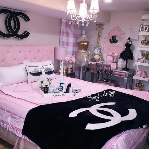 Chanel Room, Pink Bedroom Design, Hood Girls, Barbie Room, Pink Bedroom Decor, Cute Bedroom Ideas, Dekorasi Kamar Tidur, Pink Bedrooms, Girl Bedroom Designs