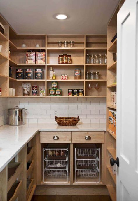 20+ Clever Farmhouse Style Kitchen Pantry Ideas For Organization Modern Farmhouse Pantry, Walk In Pantry Ideas, Open Pantry, Farmhouse Pantry, Pantry Room, Pantry Remodel, Kitchen New York, Style Pantry, Kitchen Pantry Storage