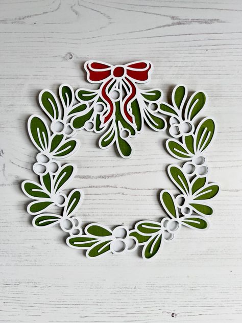 Cricut Christmas Ornaments Paper, Free Christmas Ornament Svg Files For Cricut, Christmas Papercut, Christmas Svg Files Free, Christmas Card Svg, Mistletoe Wreath, Free Christmas Svg, 3d Svg Files, Free Cricut Svg