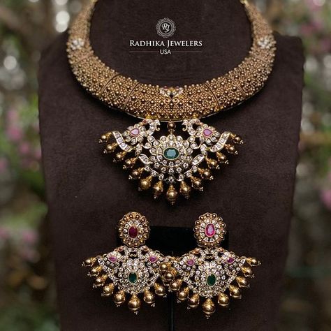 Radhika Jewelers USA on Instagram: "Get ready for the upcoming festive season with our collection! WhatsApp us for any information / queries. . . . #jewellery #indianjewellery #kundanjewellery #heritagejewellery #usajewelry #bridaljewellery #brides #bridesmaids #southindianjewellery #necklace #earrings #goldearrings #kundanneckpiece #chokers #radhikajewelersusa #closedsetting #emeralds #pellikuthuru #pellikuthurujewellery #bangles #statementsrings #cocktailring #diamondjewelry #diamondnecklace Radhika Jewellers Usa, Radhika Jewellers, Polki Earrings, Temple Jewelry, Heritage Jewellery, Beaded Necklace Designs, Traditional Jewellery, Usa Jewelry, Antique Jewelry Indian