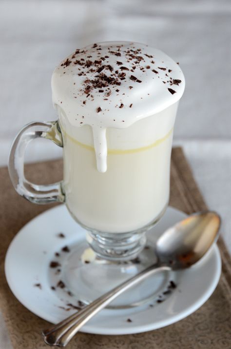 White Hot Chocolate, Winter Drinks, Think Food, Hot Chocolate Recipes, Julia Child, Chocolate Drinks, White Hot, Drinks Smoothies, Drink Up