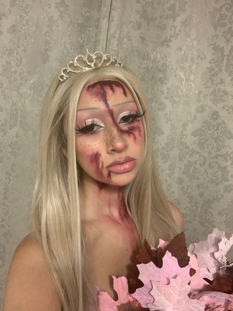 Carrie Halloween Makeup, Carrie Halloween Costume Makeup, Carrie Makeup Halloween, Pink Halloween Makeup, Carrie Makeup, Pink Autumn Aesthetic, Coquette Halloween Costume, Carrie Costume, Carrie Halloween