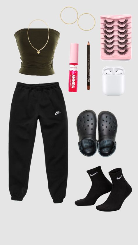 #outfit #fit #outfitinspo #inspo #nike What To Wear With Black Sweatpants, Nike Sweatpants Outfit, Outfit Ideas Sweatpants, Latina Outfits, Sweatpants Outfit, Trendy Outfits For Teens, Nike Sweatpants, Matching Couple Outfits, Classy Casual Outfits