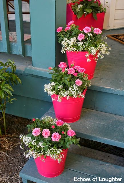 Fresh & Fun Front Porch Decor Stone Patio Designs, Front Porch Plants, Front Porch Flowers, Door Planter, Porch Flowers, Garden Waterfall, Container Gardening Flowers, Pot Crafts, Flower Pots Outdoor