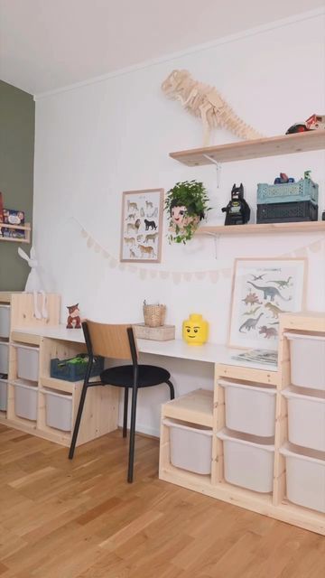 Trofast Table, Ikea Kids Desk, Diy Bureau, Trofast Ikea, Ikea Hack Kids, Ikea Kids Room, Ikea Desk Hack, Desk Hacks, Ideas Habitaciones