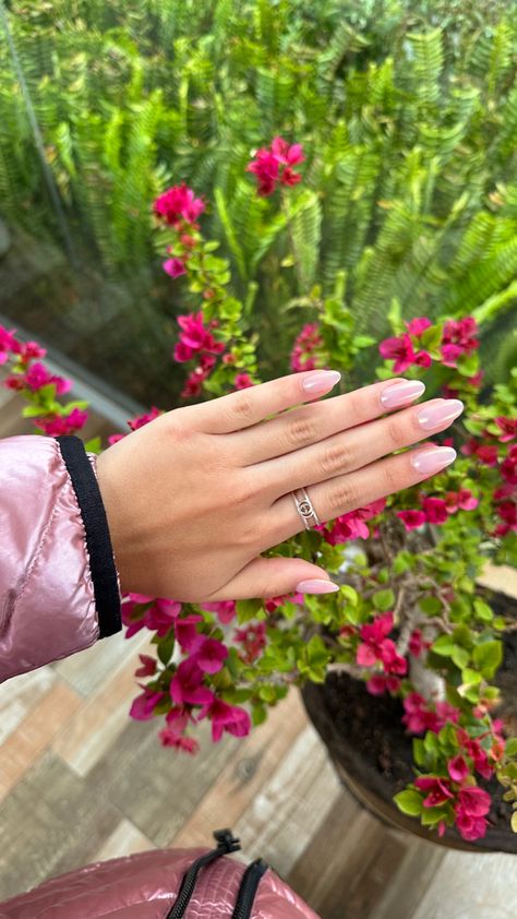 Nails Inspiration. Oval nails with pink glitter. Glazed Doughnut Nails Pink, Donut Glazed Nails, Pink Glazed Donut Nails, Glazed Doughnut Nails, Doughnut Nails, Pink Glazed Donut, Donut Glazed, Nails In Pink, Pink Obsessed