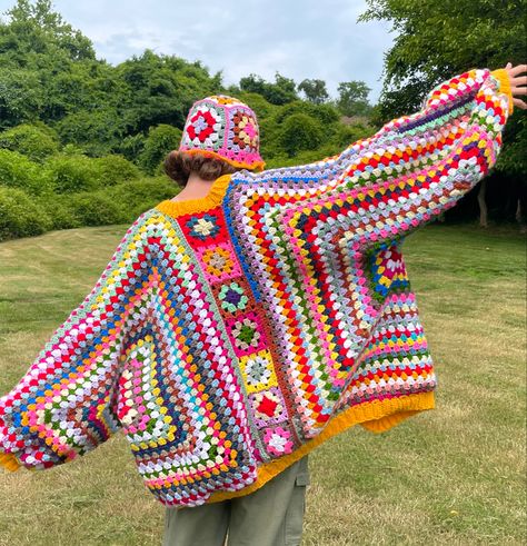 Crochet Granny Hexi Cardigan, Hexagon Vest Haken, Crazy Cardigan, Crochet Scrap Yarn Projects, Crazy Sweater, Hexagon Cardigan Crochet, Granny Cardigan, Hexagon Cardigan, Scrap Yarn Crochet