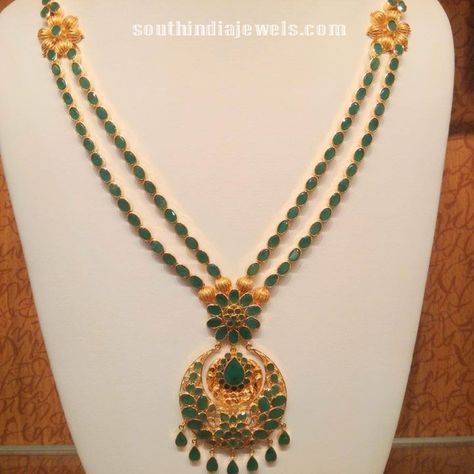 Emerald Haram, Gundla Mala, Mini Haram, Haram Designs, Gold Jewelry Simple Necklace, Beautiful Gold Necklaces, Pearl Necklace Designs, Fancy Jewellery Designs, Gold Necklace Indian Bridal Jewelry