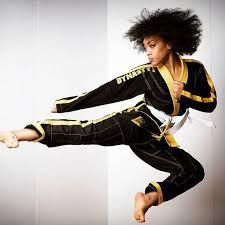 Martial Arts Ufc Training, Martial Arts Photography, Mixed Martial Arts Training, Mma Workout, Female Martial Artists, Bjj Women, Martial Arts Girl, Action Photography, Fierce Women