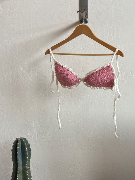 Star Bra Crochet, Crochet Bikinis Free Patterns, Crochet Bikinis Boho, Raven Crochet, Crochet Rave, Crochet Ruffles, Lingerie Crochet, Bra Crochet, Coquette Crochet