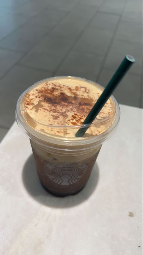 Pumpkin cream cold brew Pumpkin Starbucks, Pumpkin Cream Cold Brew, Cosy Season, Cream Cold Brew, Cold Starbucks Drinks, How To Order Starbucks, Chocolate Company, Orange Leaves, Coffee Obsession