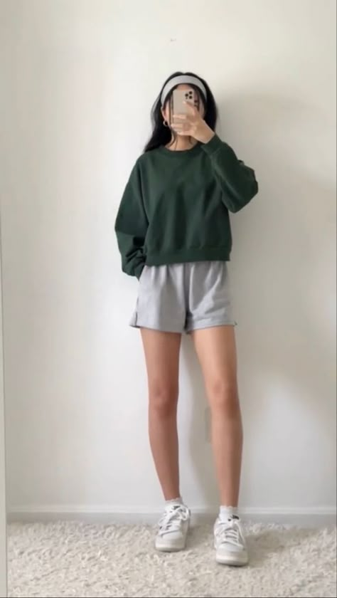 [PaidAd] 54 Casual College Outfits Lazy Days Guides You'll Be Surprised By This Winter #casualcollegeoutfitslazydays Comfy Korean Outfits Lazy, Lazy Days Outfits, Normcore Outfit Women, Korean Lazy Outfit, Ootd For Short Girl, Normcore Style Outfits, Fitsandbits Outfits, Normcore Aesthetic, Normcore Outfits