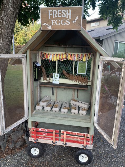 Farm Stand Made From Pallets, Lean To On Shipping Container, Egg For Sale Stand, Cash Box For Farm Stand, Roadside Stand On Wheels, Farmstand Money Box Ideas, Farm Stand Money Box Ideas, Micro Farming Ideas, Diy Chicken Egg Stand